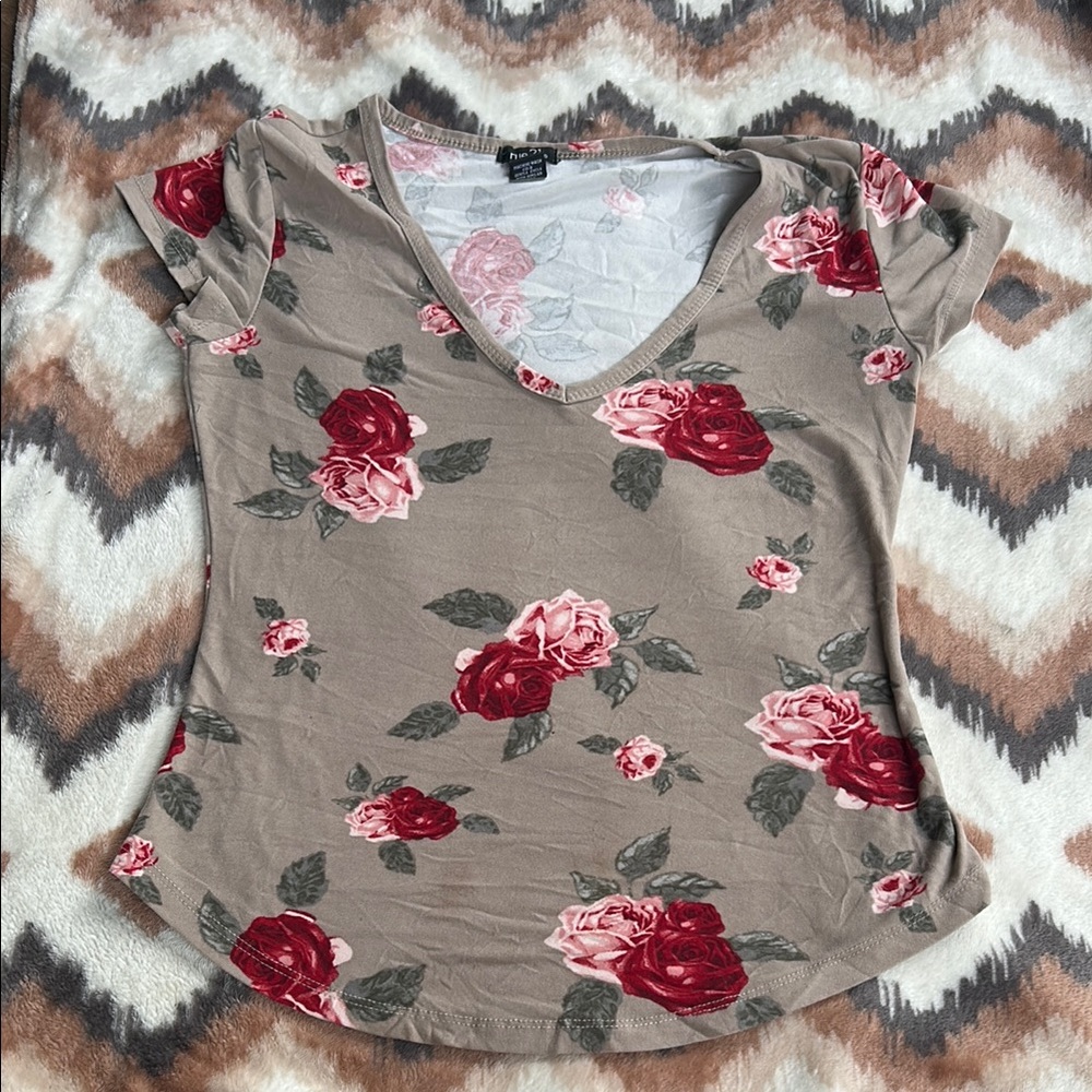 Rue21 Pink and Red Floral Fitted T-Shirt